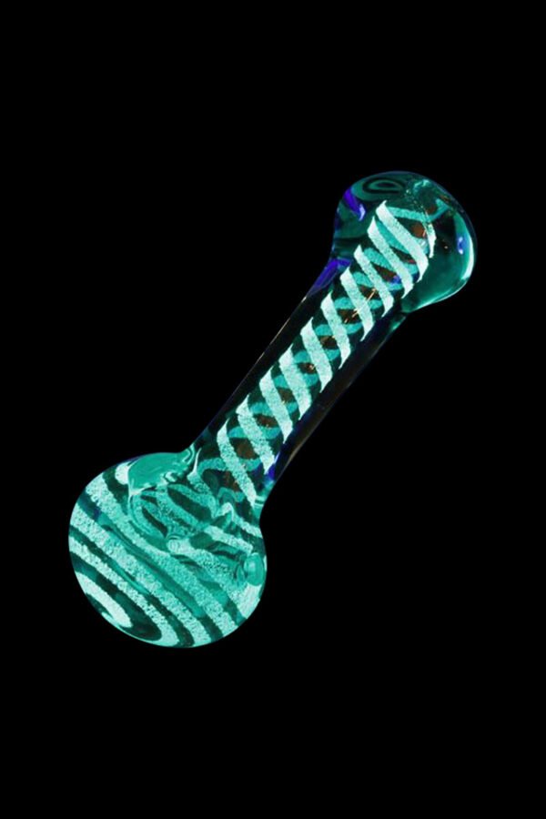 Glow in the Dark Swirl Hand Pipe