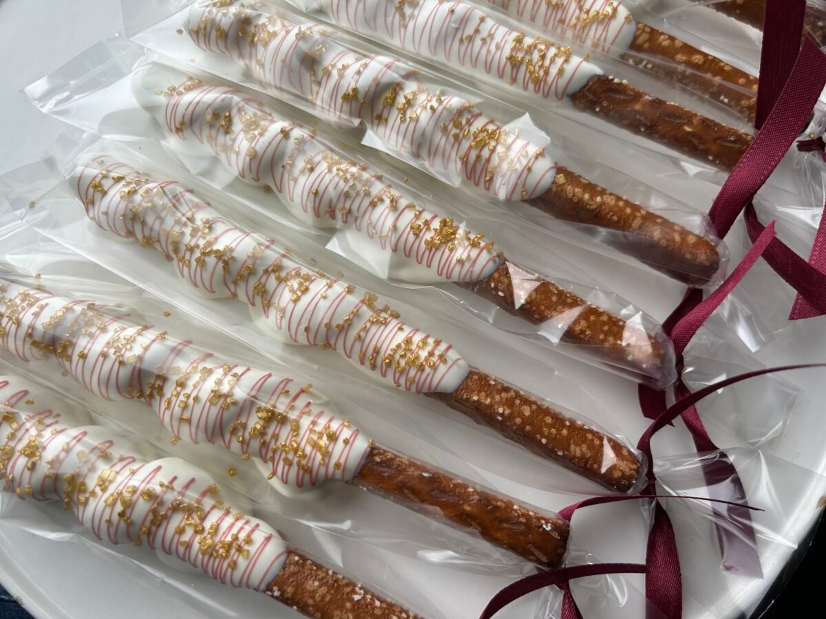 1 Dozen Burgundy Chocolate Pretzels, Maroon, Marsala, Shower Favors, Wedding Floral, Welcome Bags, Sign, Fall