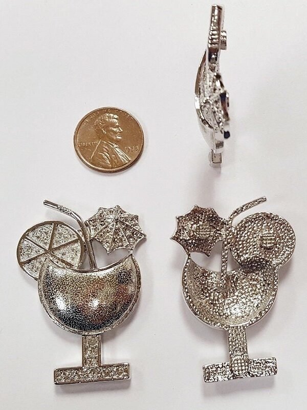 1 Silver Tropical Drink Cocktail 45x33mm. Unset Rhinestone Setting Finding E269