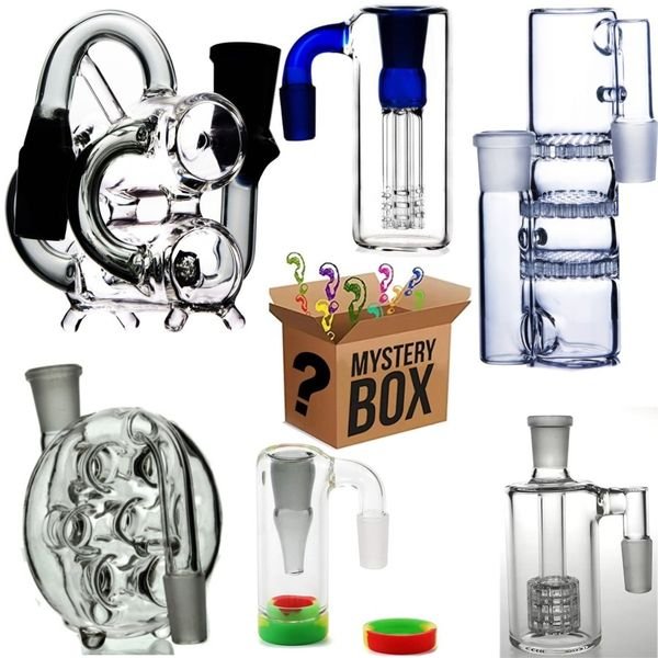 1Pc Random Style Blind Box Ash Catcher Glass Bong Bubbler Smoking Water Pipe Thick Hookahs Oil Rigs Herb Cigarette Smoking Spice Crusher Water Bongs