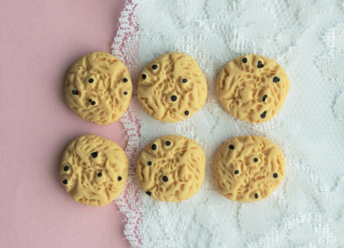 6 Pcs Classic Chocolate Chip Cookie Cabochons - 22x22mm