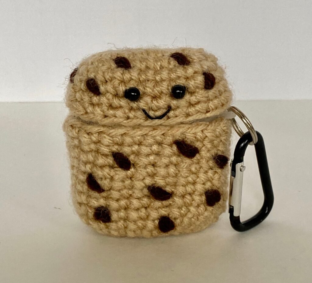 Crochet Chocolate Chip Cookie Airpod Case, Knitted Keychain, Handmade, Kawaii, Generation 1 & 2