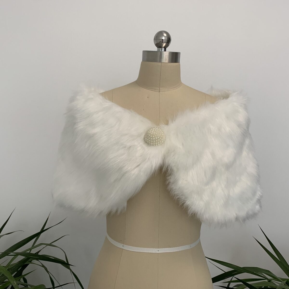 Elegant Faux Fur Wrap Shrug Bolero Shawl Cape Bridal Wedding Jacket White Ivory Shawl/Wrap Stole Shawls