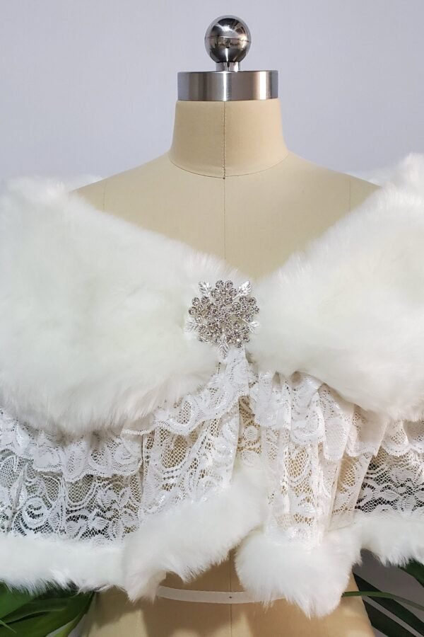 Elegant Lace Bridal Capes Faux Fur Wraps For Wedding Ivory Winter Warm Shawls Jackets Bride Women Accessories Bolero
