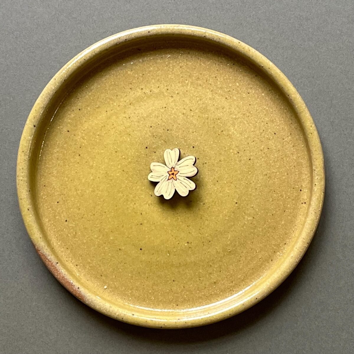 Primrose Mini Pin