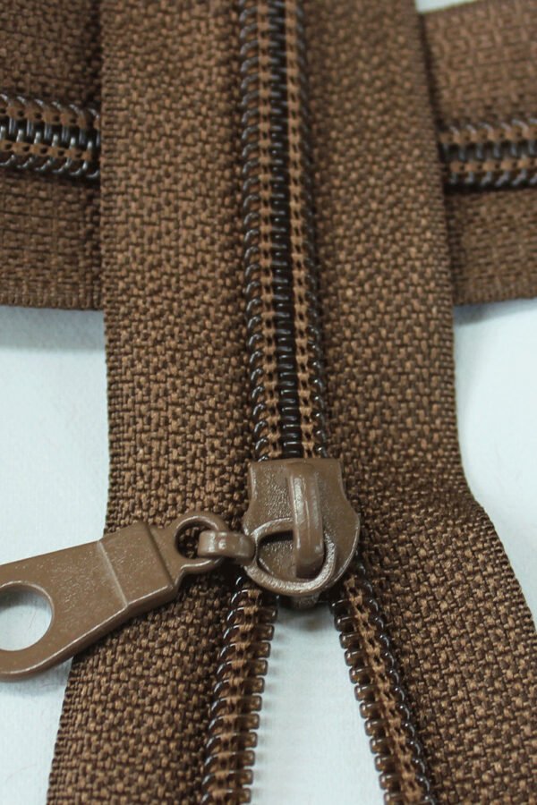Size #5 Chocolate Brown Zipper With Chocolate Brown Coil - 5 Yards & 15 Regular | Donut Pulls