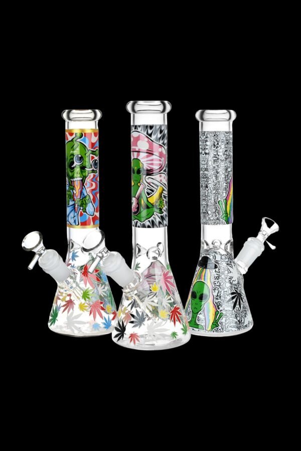 Aliens And Hemp Leaves Glow Beaker Water Pipe