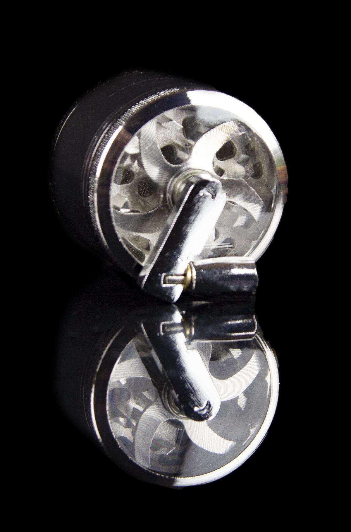 Cloud 8 Hand Crank 4 Piece Grinder