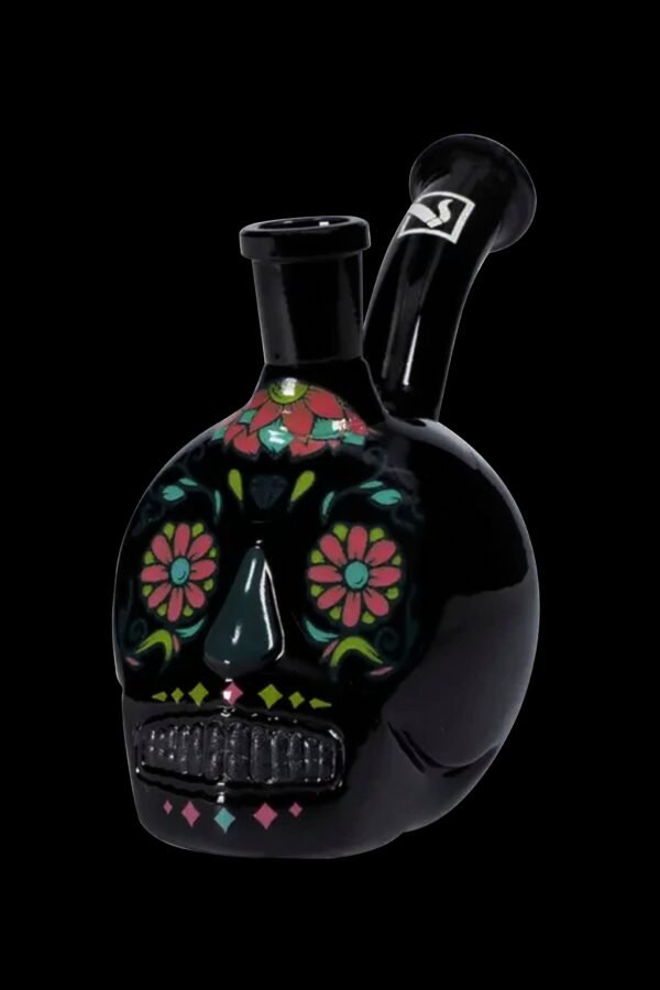 Daily High Club Black Skull Bong